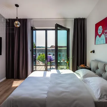 Fragola Rajska 3 - Modern Studios, Park 4*