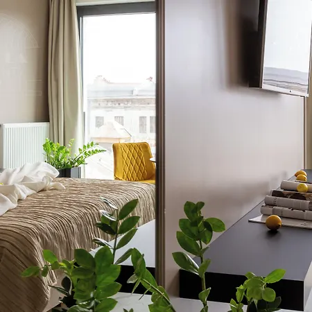 Fragola Rajska 3 - Modern Studios, Park