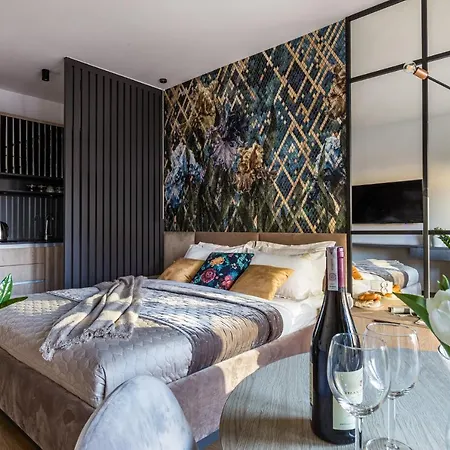 Fragola Rajska 3 - Modern Studios, Park Lägenhetshotell