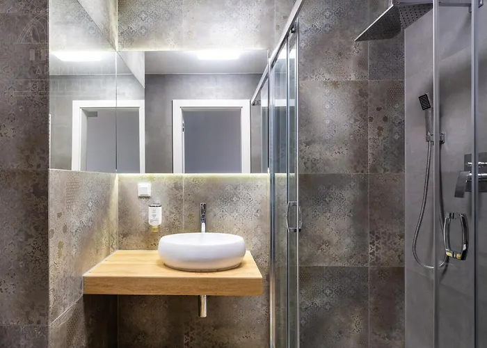 Fragola Rajska 3 - Modern Studios, Park