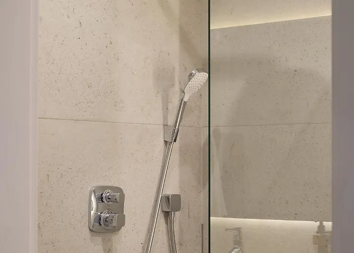 Fragola Rajska 3 - Modern Studios, Park