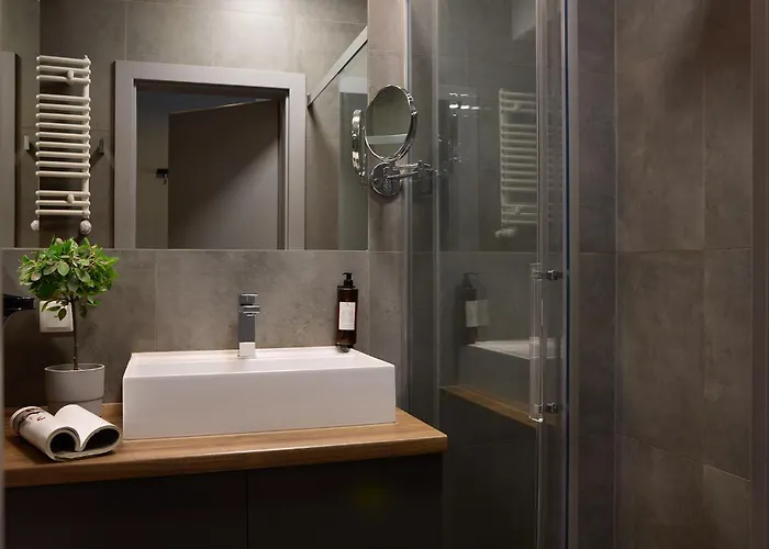 Fragola Rajska 3 - Modern Studios, Park