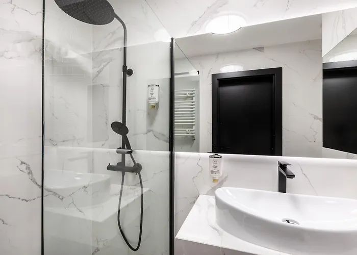 Fragola Rajska 3 - Modern Studios, Park 4*