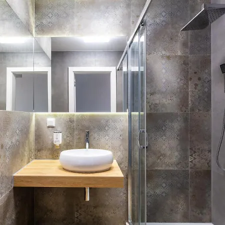 Fragola Rajska 3 - Modern Studios, Park