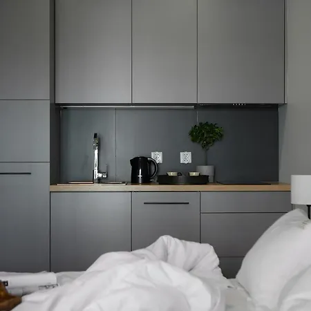 Fragola Rajska 3 - Modern Studios, Park 아파트호텔