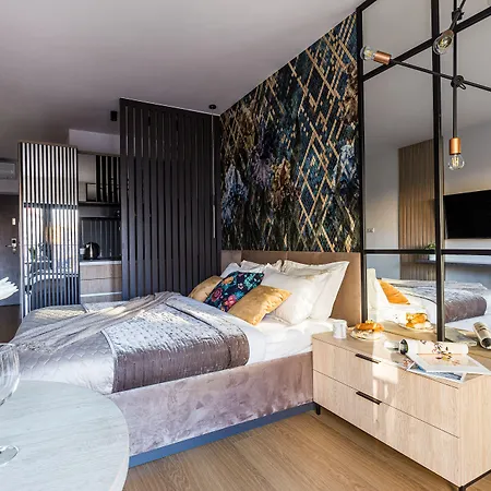 Fragola Rajska 3 - Modern Studios, Park 4*