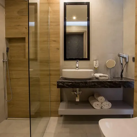 Fragola Rajska 3 - Modern Studios, Park