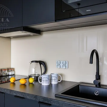 Fragola Rajska 3 - Modern Studios, Park 아파트호텔